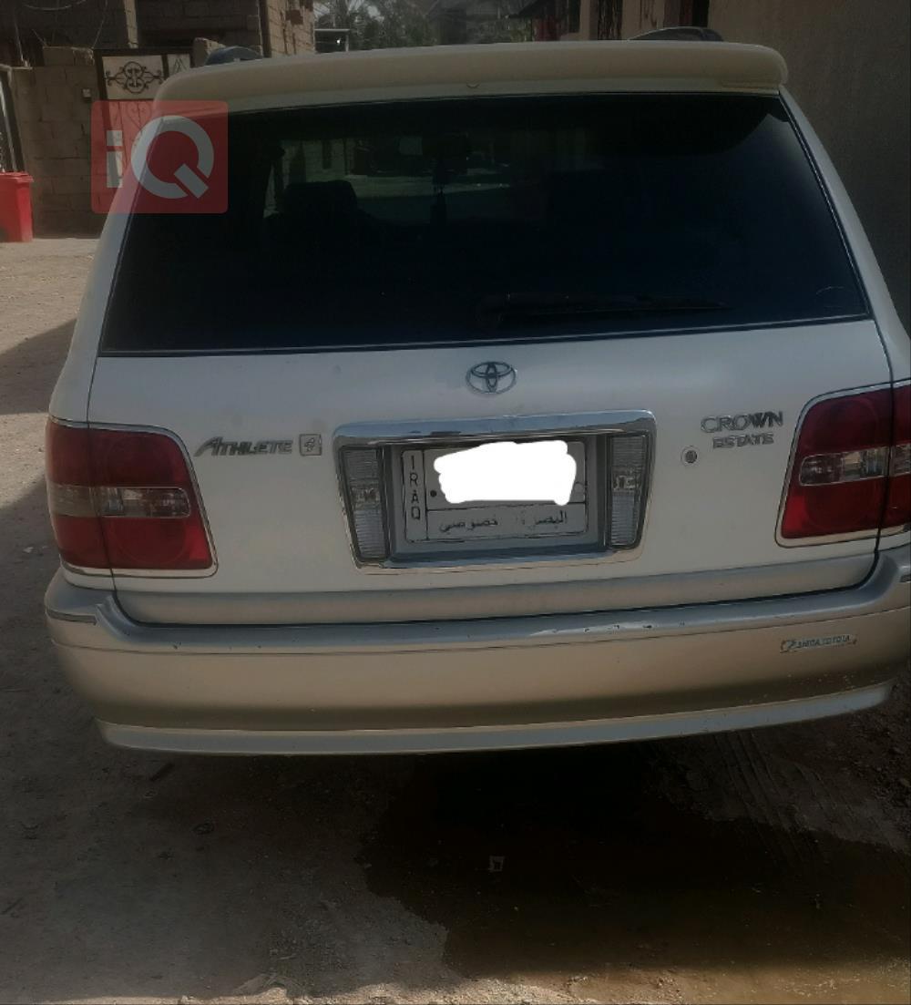 تۆیۆتا کراون